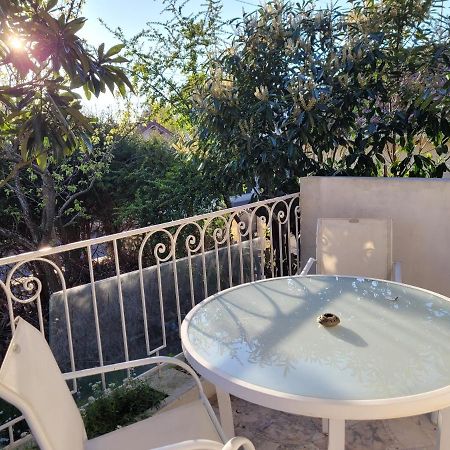 Joli T2, Terrasse Et Jardin, Ideal Pour Familles, A 15 Min De L'Aeroport Roissy Cdg Tremblay-en-France Exterior photo