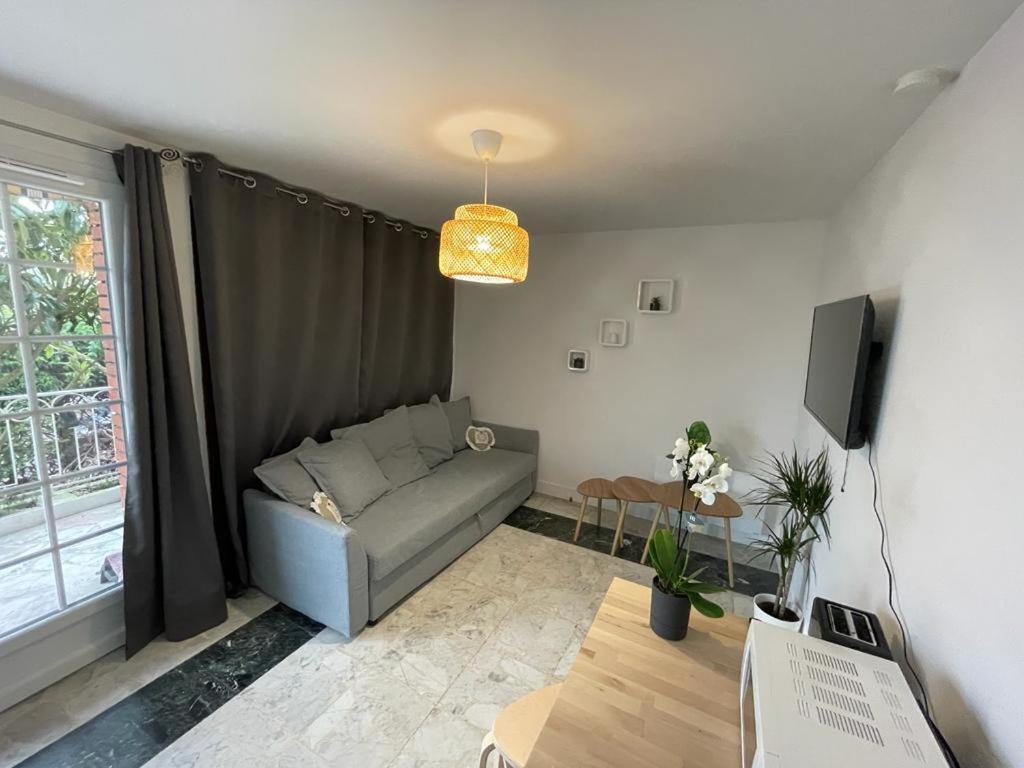 Joli T2, Terrasse Et Jardin, Ideal Pour Familles, A 15 Min De L'Aeroport Roissy Cdg Tremblay-en-France Exterior photo