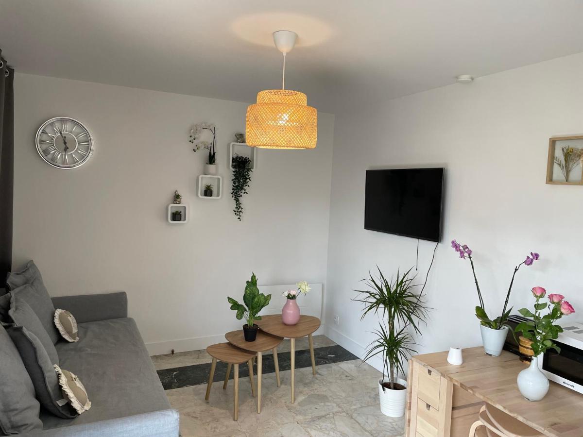 Joli T2, Terrasse Et Jardin, Ideal Pour Familles, A 15 Min De L'Aeroport Roissy Cdg Tremblay-en-France Exterior photo