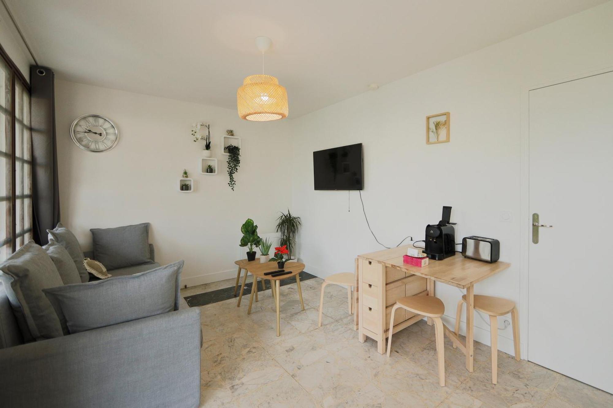 Joli T2, Terrasse Et Jardin, Ideal Pour Familles, A 15 Min De L'Aeroport Roissy Cdg Tremblay-en-France Exterior photo